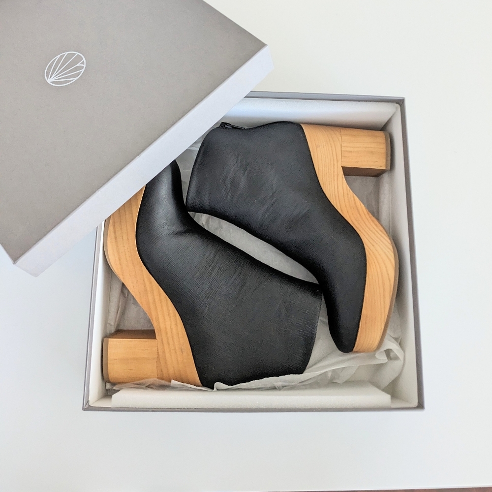 NWT Coclico Boots. GORGEOUS leather and wood platform heels. With box.